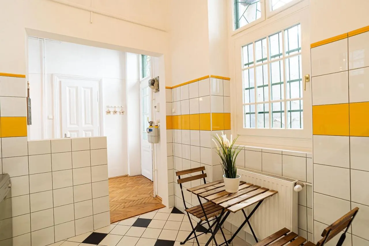 Terrace Vuvu - Apartment With Balcony In The Heart Of Budapest Hungary