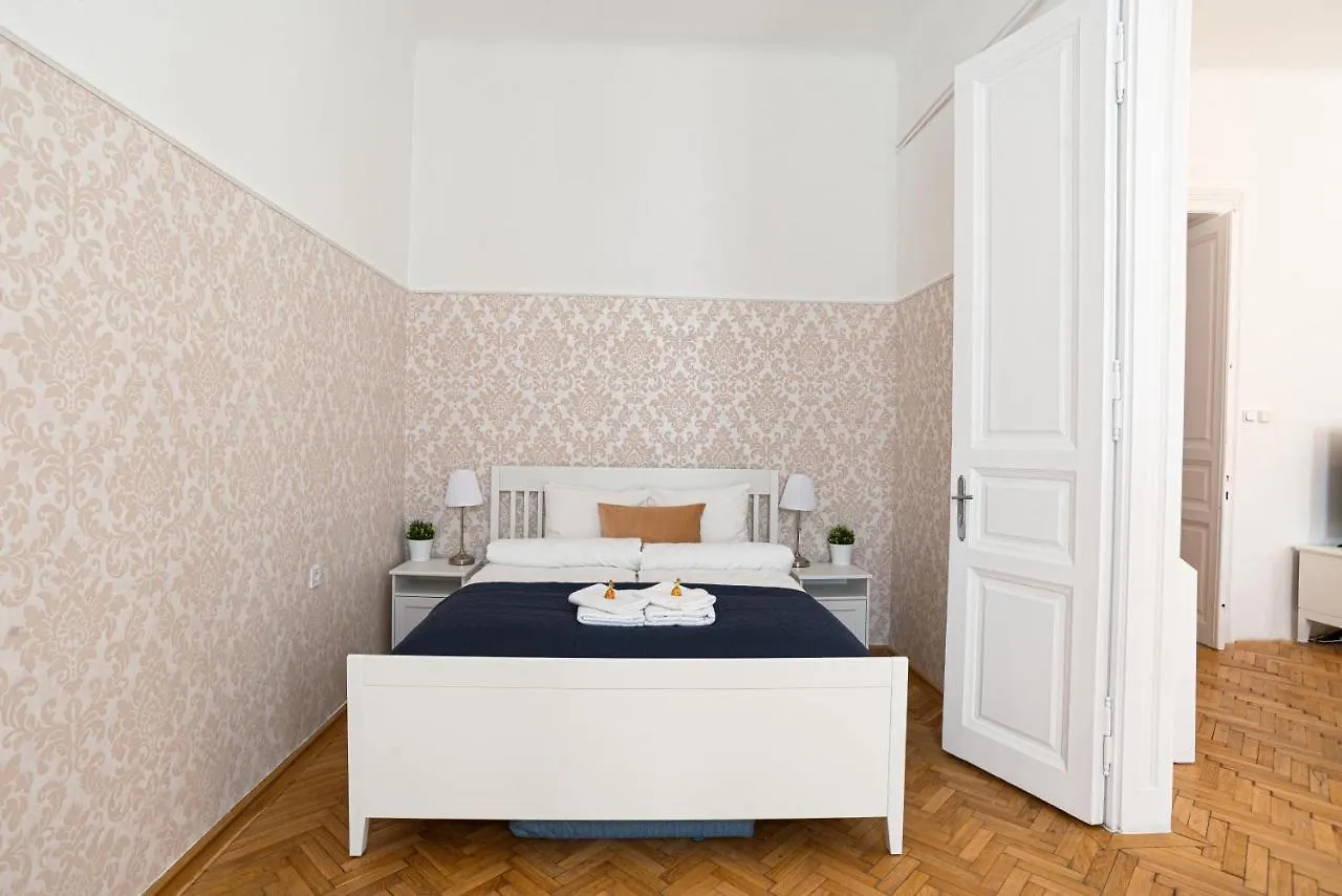 Terrace Vuvu - Apartment With Balcony In The Heart Of Budapest
