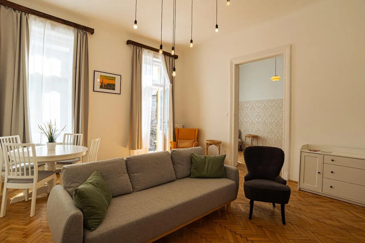 Terrace Vuvu - Apartment With Balcony In The Heart Of Budapest