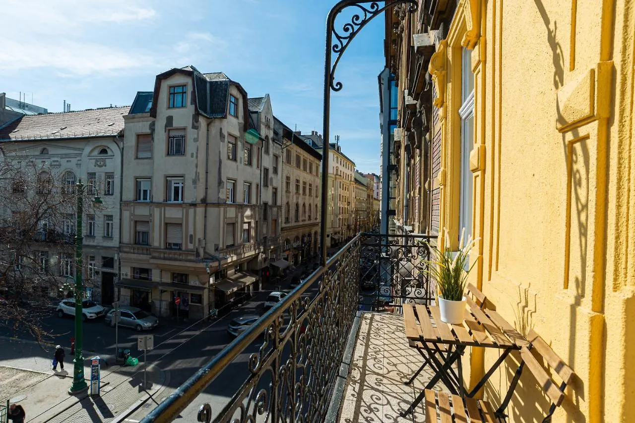 Terrace Vuvu - Apartment With Balcony In The Heart Of Budapest Hungary